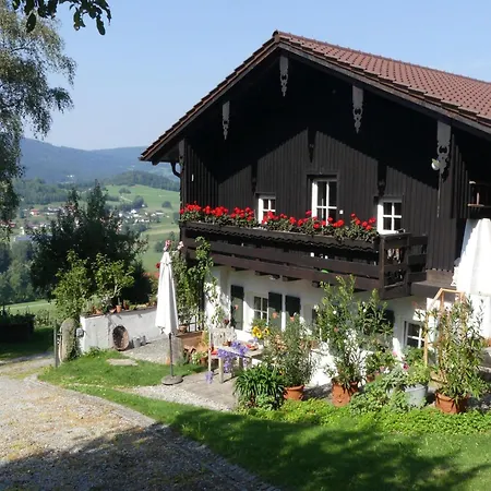 In Kollnburg Mit Garten * Achslach